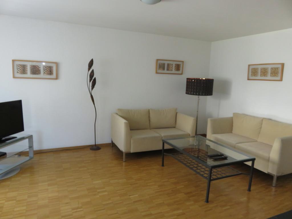 Appartement Swiss Star District 11 - Self Check-In à Zurich Extérieur photo