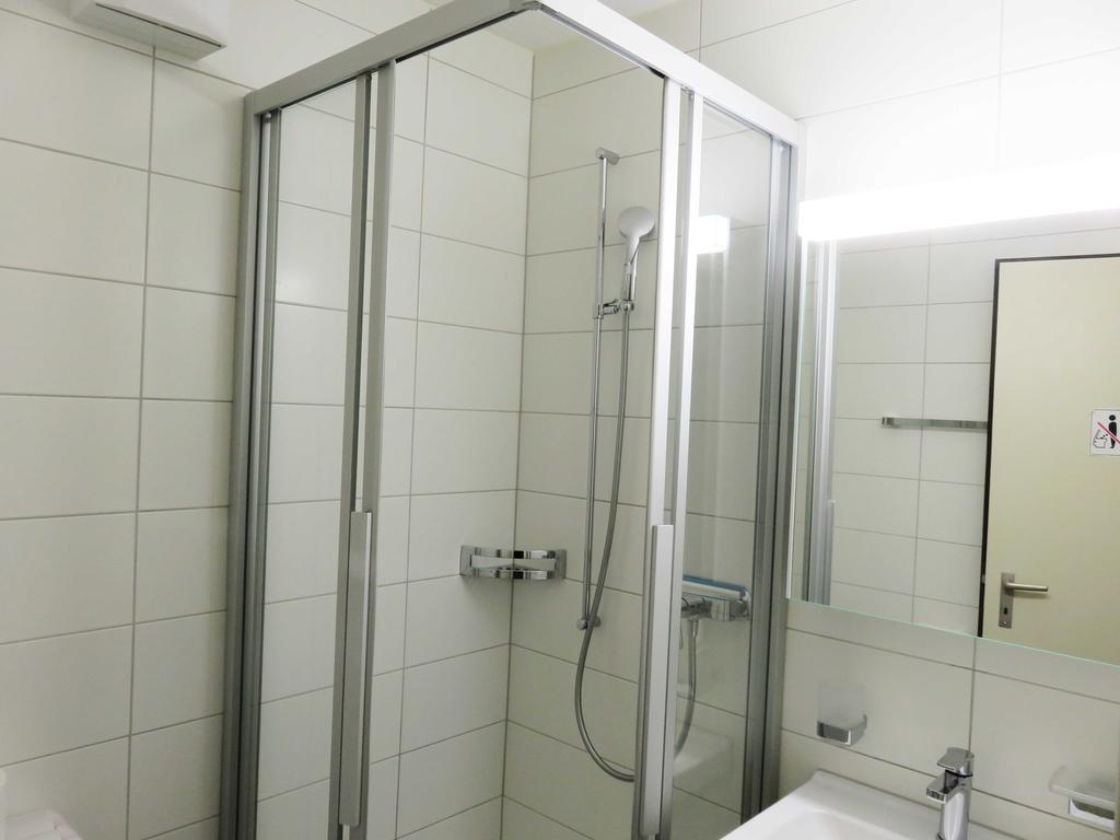 Appartement Swiss Star District 11 - Self Check-In à Zurich Extérieur photo